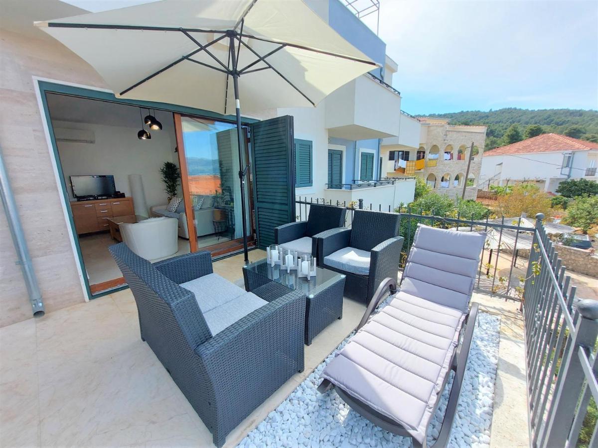 Apartment Livia Slatine Exterior foto