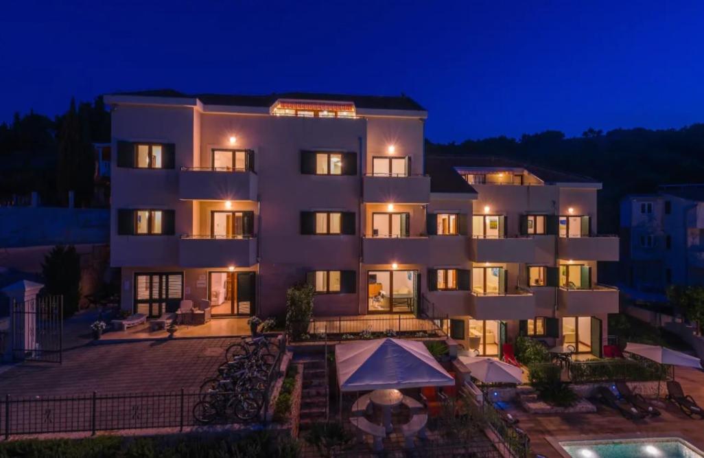 Apartment Livia Slatine Exterior foto