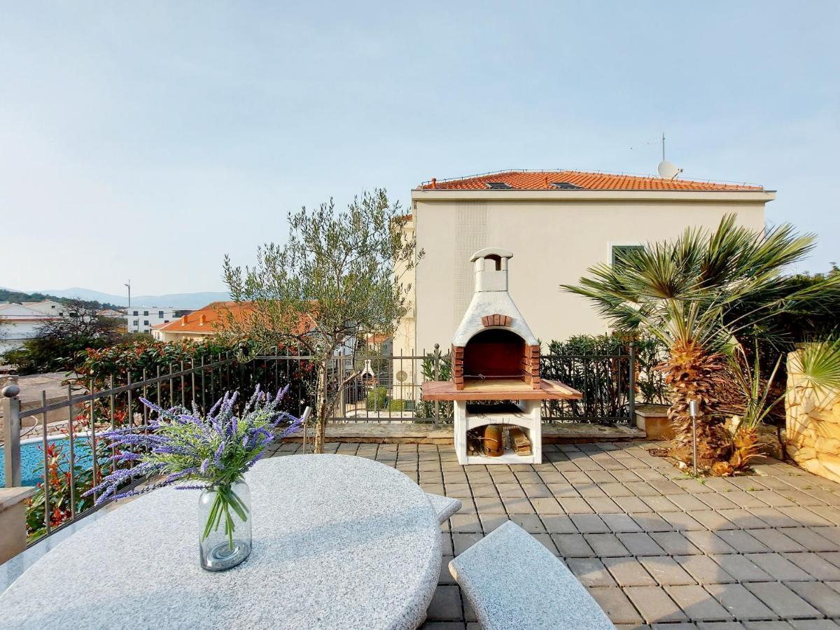 Apartment Livia Slatine Exterior foto